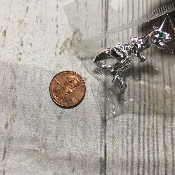 Dinosaur earring set (mystery) silver or gold new - Picture 7 of 8